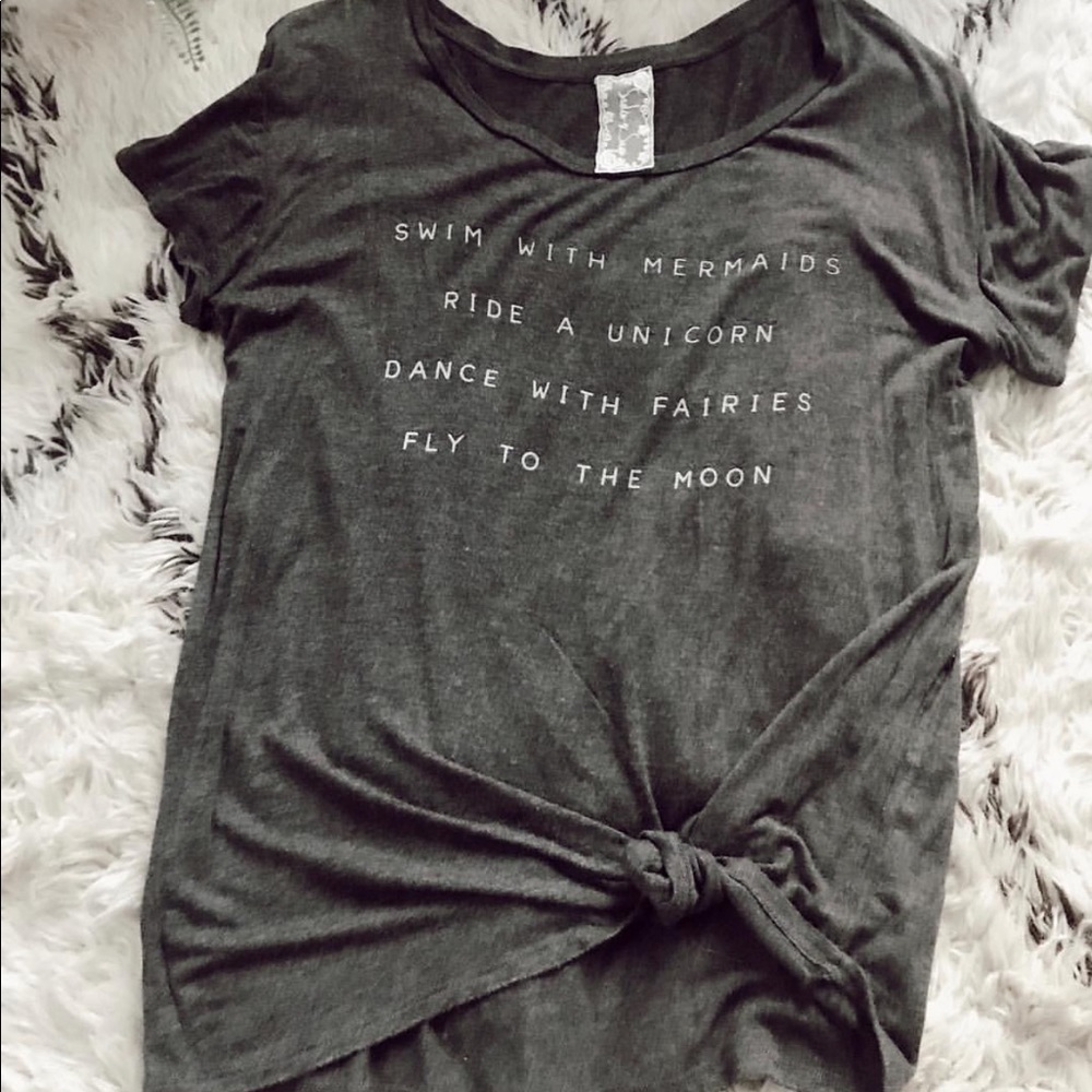 charcoal grey t Shirt